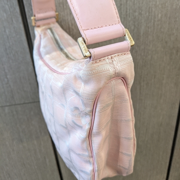 Chanel CC Travel Line Nylon Shoulder Bag (baby pink) 💗 - Picture 6 of 17